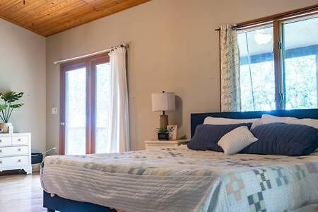 Cozy 2 Bedroom Cabin Nestled In Wooded Hideaway Monterey Exterior foto