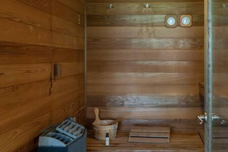 Cozy 2 Bedroom Cabin Nestled In Wooded Hideaway Monterey Exterior foto