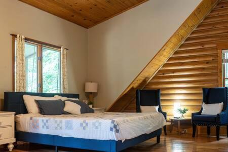 Cozy 2 Bedroom Cabin Nestled In Wooded Hideaway Monterey Exterior foto