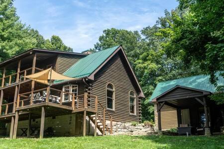 Cozy 2 Bedroom Cabin Nestled In Wooded Hideaway Monterey Exterior foto